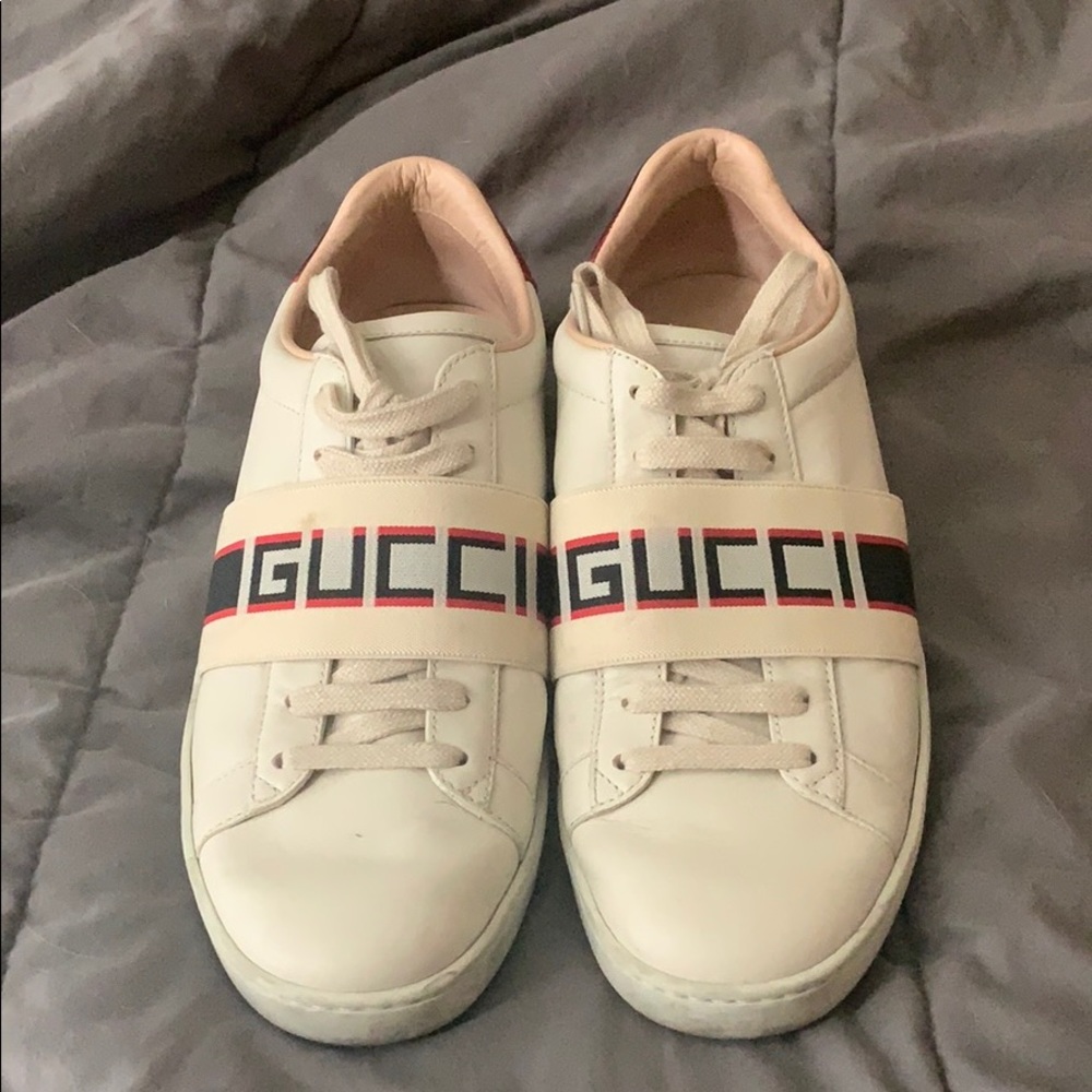 Gucci tennis shoe size 38 1/2!!! Like new!